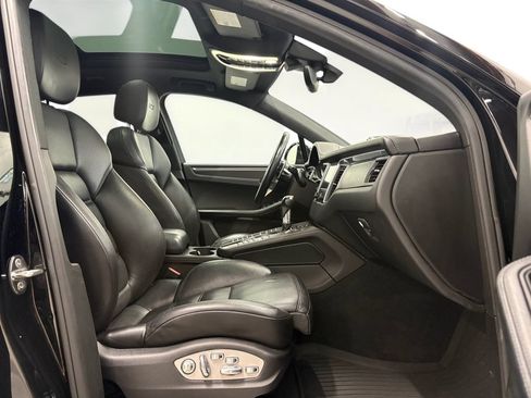 Used 2018 Porsche Macan GTS AWD/4WD image 15
