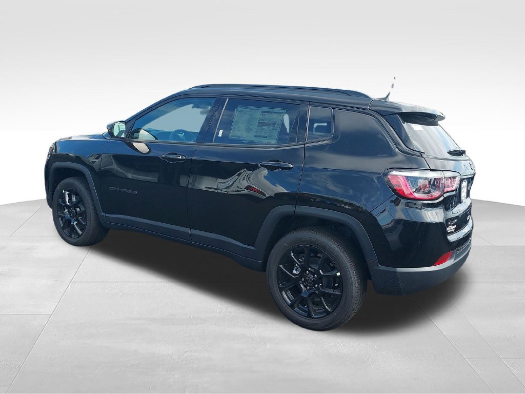 New 2026 Jeep Compass Latitude AWD/4WD image 3