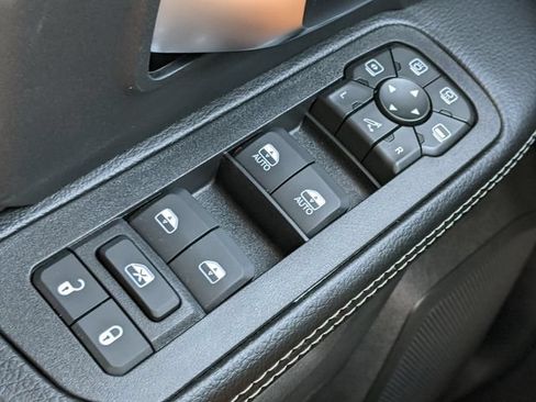 New 2026 RAM 3500 Big Horn AWD/4WD image 17
