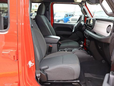 Used 2025 Jeep Wrangler Unlimited Sport AWD/4WD image 27