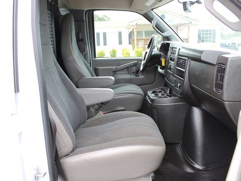 Used 2025 Chevrolet Express 2500 w/ Driver Convenience Package RWD image 21
