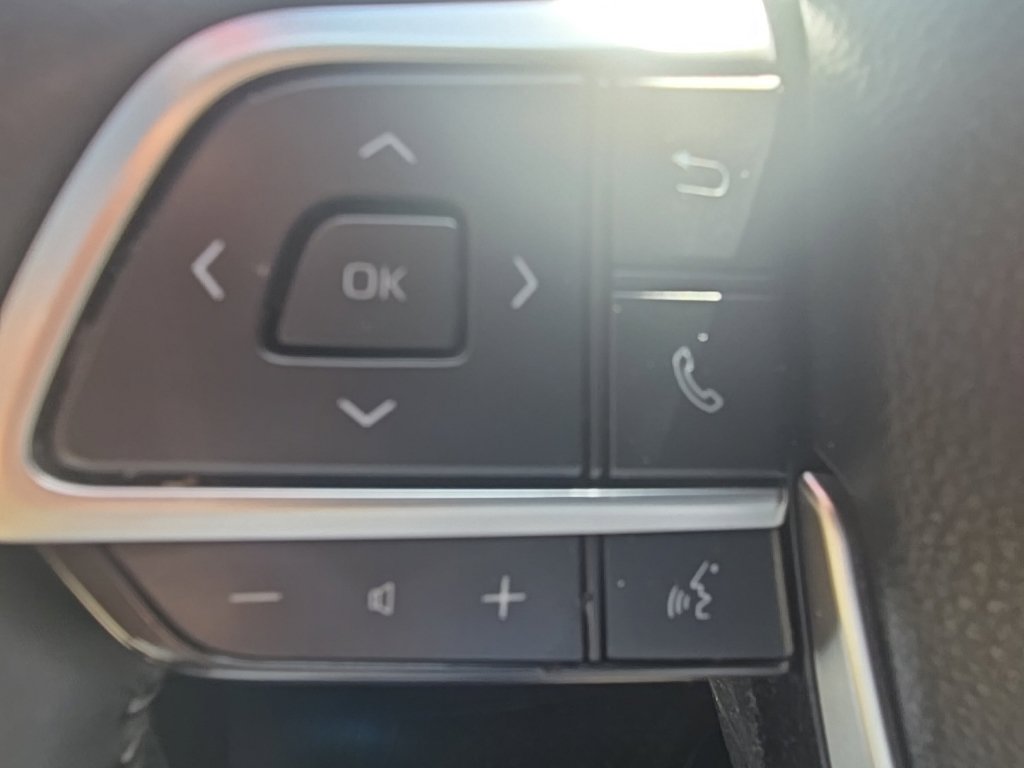 Used 2023 Toyota Highlander Platinum FWD image 22