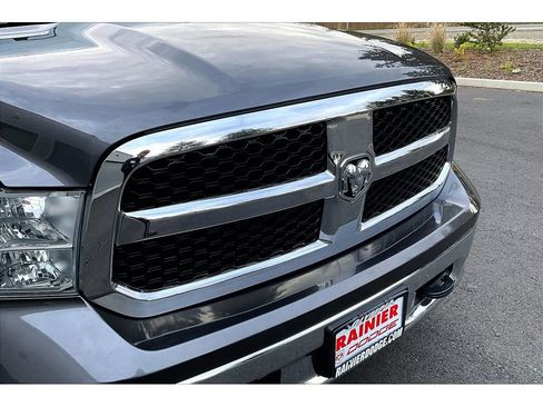 Used 2017 RAM 1500 Classic SLT w/ Luxury Group AWD/4WD image 28