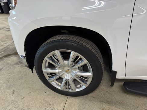 Used 2019 Chevrolet Silverado 1500 LTZ w/ LTZ Premium Package image 10