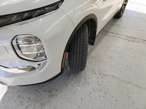 Used 2023 Mitsubishi Outlander SE image 4