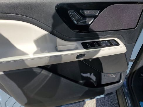 New 2026 Lincoln Aviator Premiere image 19