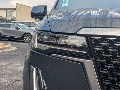 Used 2022 Cadillac Escalade Premium Luxury w/ LPO, Illumination Package image 9