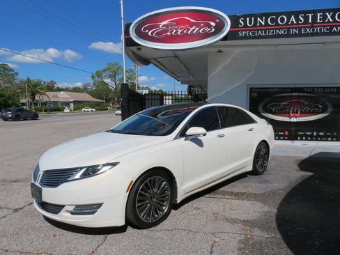 Used 2013 Lincoln MKZ Reserve image 2