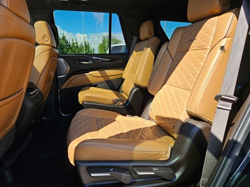 Used 2021 Cadillac Escalade Sport w/ Driver Assist Tech Package AWD/4WD image 30
