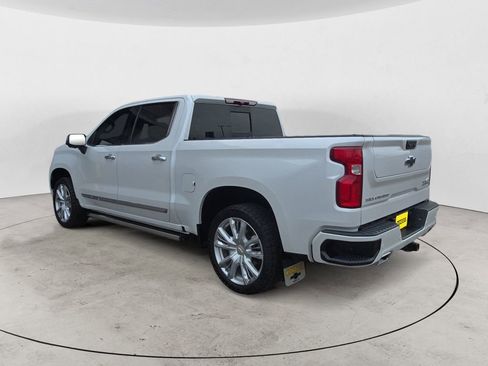 Used 2023 Chevrolet Silverado 1500 High Country w/ High Country Premium Package AWD/4WD image 3
