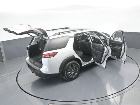 Used 2022 Nissan Pathfinder SV w/ SV Premium Package image 74