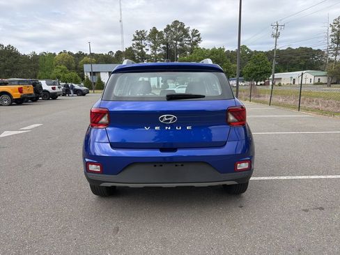 Used 2025 Hyundai Venue SEL FWD image 6
