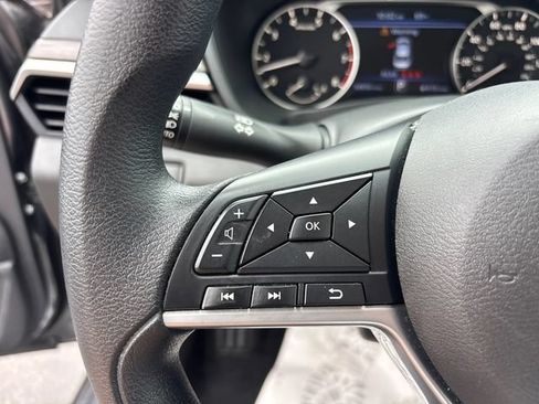 Used 2025 Nissan Altima 2.5 SV FWD image 19