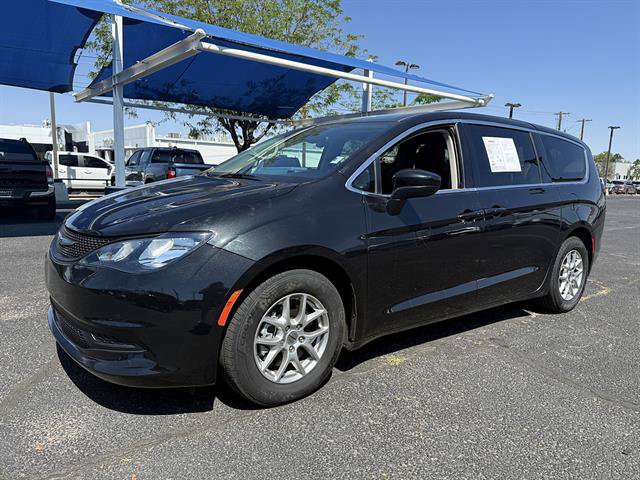 Used 2023 Chrysler Voyager LX FWD image 9