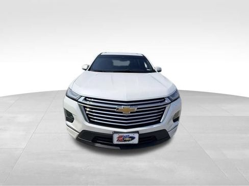 Certified 2023 Chevrolet Traverse Premier FWD image 3