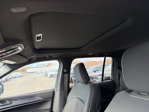 New 2025 Jeep Grand Cherokee 4WD image 11