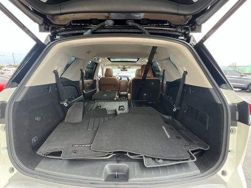 Used 2023 Nissan Pathfinder Platinum w/ Lighting Package (N93) image 27