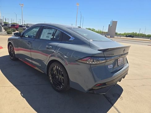 New 2026 Nissan Sentra SR w/ Floor Mat Package FWD image 11