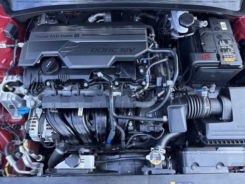 Used 2025 Hyundai Elantra Sport FWD image 12