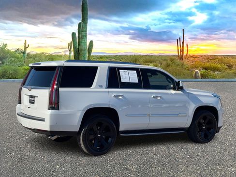 Used 2020 Cadillac Escalade Luxury image 7