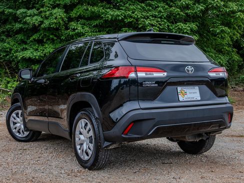 Used 2023 Toyota Corolla Cross L FWD image 3