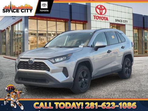 Used 2019 Toyota RAV4 LE AWD/4WD image 1