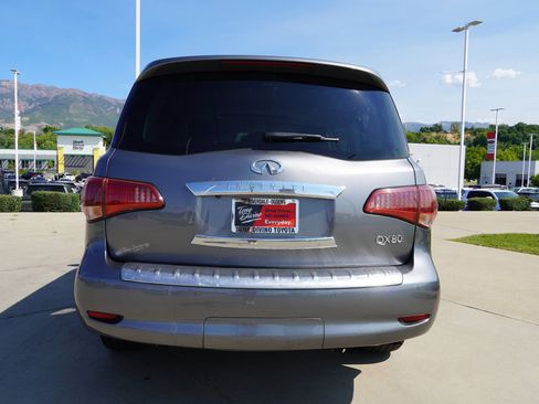 Used 2016 INFINITI QX80 4WD w/ Deluxe Technology Package image 7