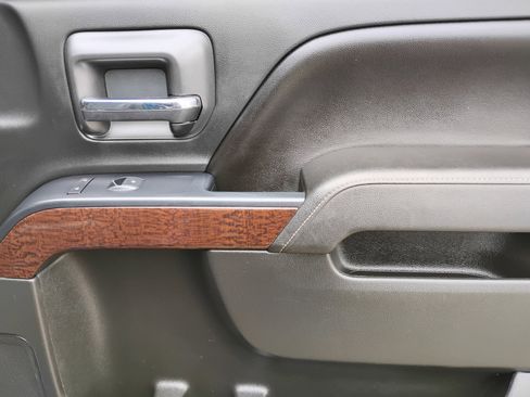 Used 2017 GMC Sierra 1500 SLE w/ SLE Value Package image 18