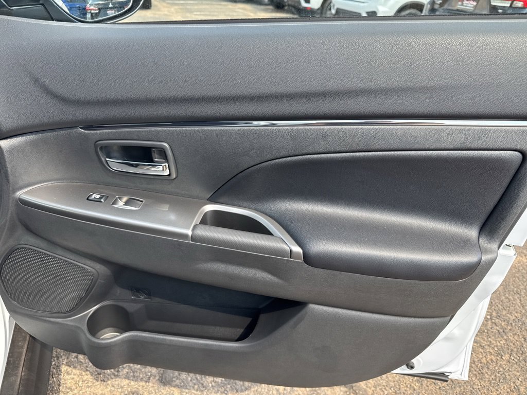 New 2027 Mitsubishi Outlander Sport SE FWD image 32