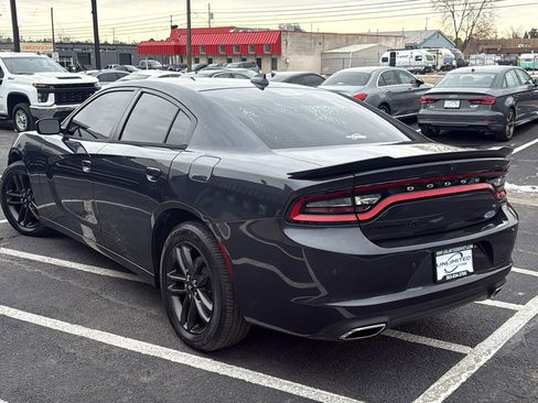 Used 2019 Dodge Charger SXT w/ Blacktop Package image 5
