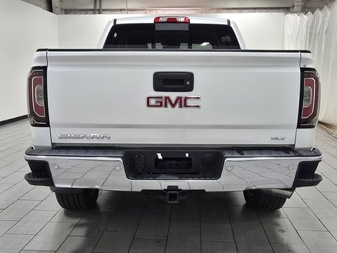 Used 2018 GMC Sierra 1500 SLT image 16