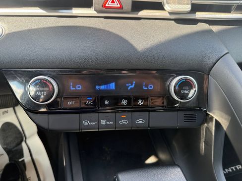 Used 2021 Hyundai Elantra SEL FWD image 31
