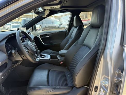 Used 2024 Toyota RAV4 XSE AWD/4WD image 28