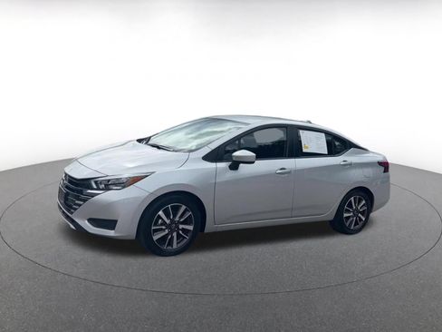 Used 2025 Nissan Versa SV FWD image 8