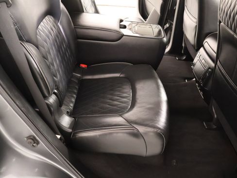 Used 2019 INFINITI QX80 Luxe w/ 22" Wheel Package AWD/4WD image 17