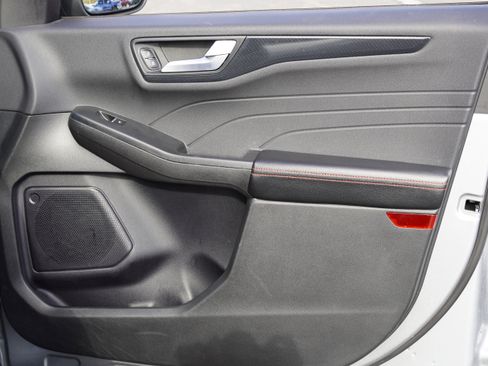 Used 2024 Ford Escape ST-Line image 26