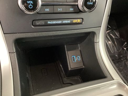 Used 2024 Ford Edge SEL w/ Convenience Package image 26