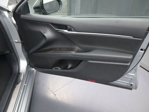 Used 2024 Toyota Camry SE FWD image 12