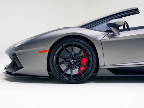 Used 2015 Lamborghini Aventador LP 700-4 image 16