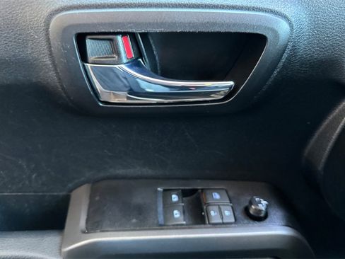 Used 2023 Toyota Tacoma TRD Sport image 11