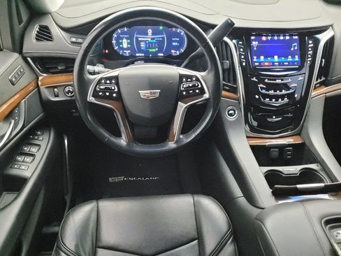 Used 2018 Cadillac Escalade Premium Luxury AWD/4WD image 22