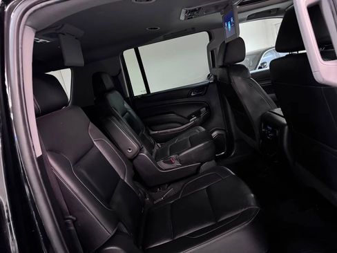 Used 2018 Chevrolet Suburban LT RWD image 18