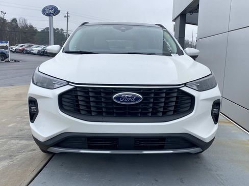 New 2026 Ford Escape SE w/ Class II Trailer Tow Package image 9