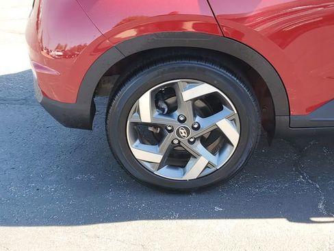 Certified 2023 Hyundai Venue Limited FWD image 5