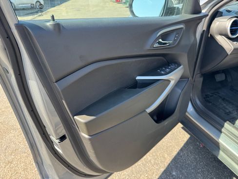 Used 2025 Chevrolet Trax LS w/ LS Convenience Package FWD image 17