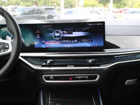 Used 2026 BMW X5 xDrive40i w/ M Sport Package AWD/4WD image 9