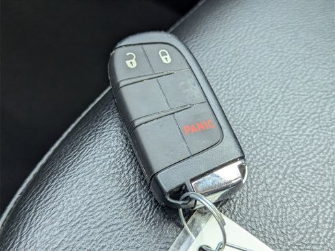 Used 2022 Jeep Compass Latitude image 21