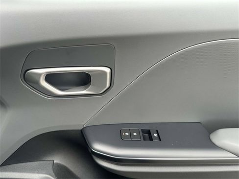 New 2025 Kia K4 LXS image 27