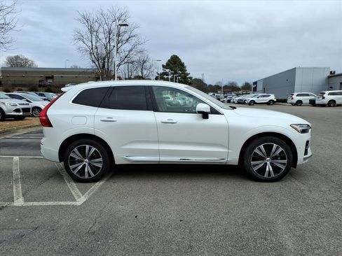 Certified 2023 Volvo XC60 B5 Plus image 2