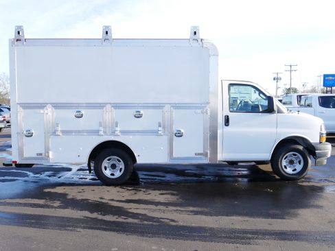 New 2025 Chevrolet Express 3500 w/ Power Convenience Package RWD image 5